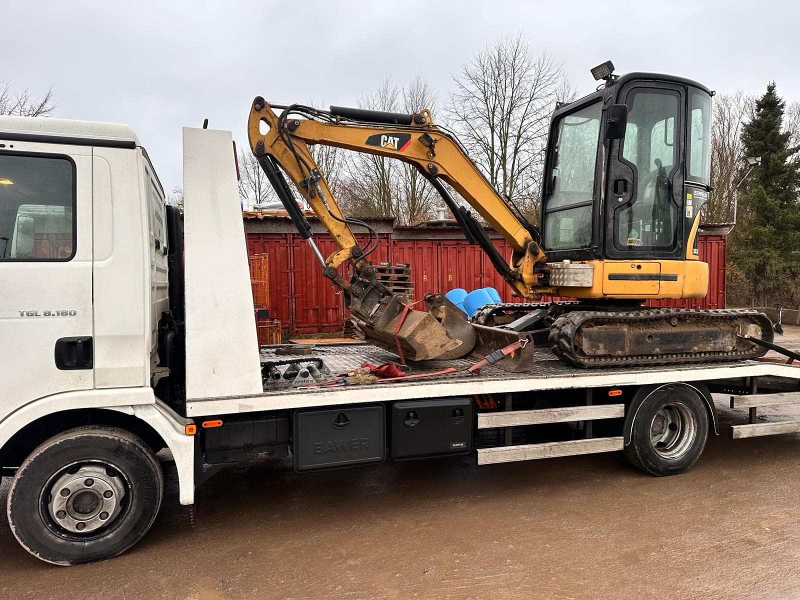 Caterpillar Minibagger – Baumaschinen-Logistik